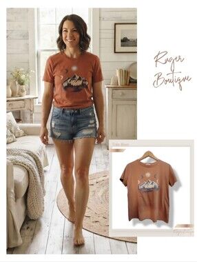 🌿Trés Bien Boho Graphic Tee Women’s Large Tan Mountain Sun Moon Print